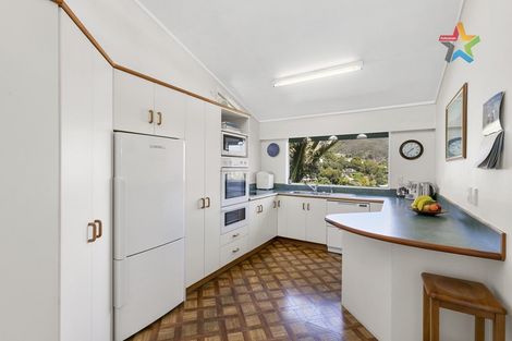 Photo of property in 16 Summit Road, Fairfield, Lower Hutt, 5011