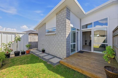 Photo of property in 4a Tiria Drive, Papamoa Beach, Papamoa, 3118