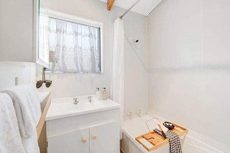 Photo of property in 22 Snells Beach Road, Snells Beach, 0920