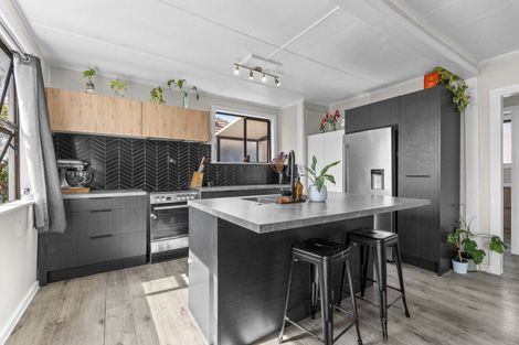 Photo of property in 21 Strange Street, Waitara, 4320