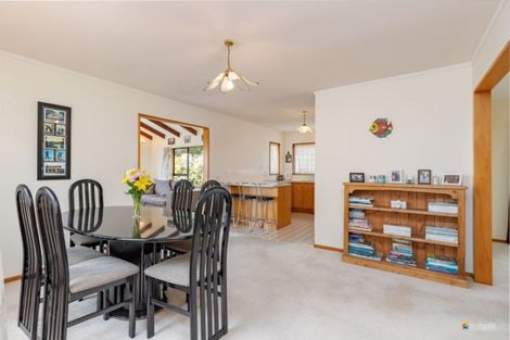 Photo of property in 16 Kinnel Grove, Papakowhai, Porirua, 5024