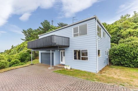Photo of property in 1 Chequers Way, Crofton Downs, Wellington, 6035