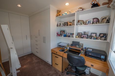 Photo of property in 5 Nancy Wake Place, Cable Bay, 0420