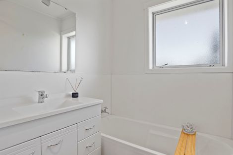 Photo of property in 28 Kowhai Street, Tuakau, 2121