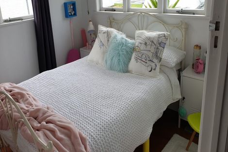 Photo of property in 2 Craig Road, Milford, Auckland, 0620