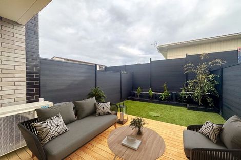 Photo of property in 3/6 James Street, Bayview, Auckland, 0629