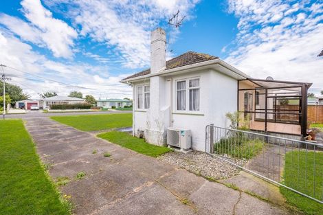 Photo of property in 20 Carlisle Street, Levin, 5510