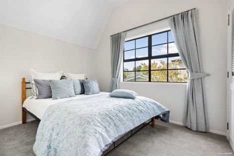 Photo of property in 11 James Evans Drive, Northcote, Auckland, 0627
