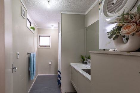 Photo of property in 53 Rua Road, Glen Eden, Auckland, 0602