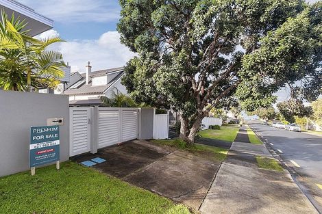 Photo of property in 1/2a Earnoch Avenue, Takapuna, Auckland, 0622
