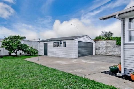 Photo of property in 16 Lugton Street, Nawton, Hamilton, 3200