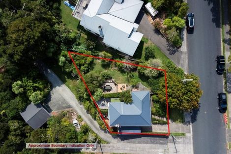 Photo of property in 21 Island Bay Road, Beach Haven, Auckland, 0626