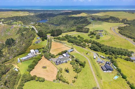 Photo of property in 154 Te Kanae Road, South Head, Helensville, 0874
