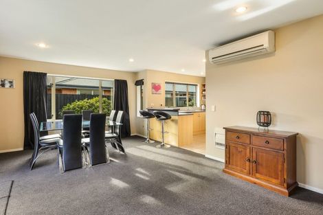 Photo of property in 73 Coolspring Way, Redwood, Christchurch, 8051