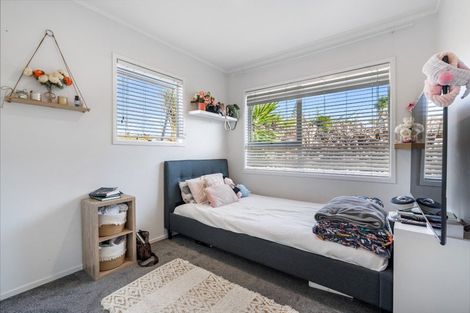 Photo of property in 44 Zita Maria Drive, Massey, Auckland, 0614