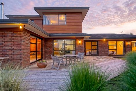 Photo of property in 65 Rhinevale Close, Henderson, Auckland, 0612