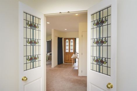 Photo of property in 127 Summerhill Drive, Fitzherbert, Palmerston North, 4410