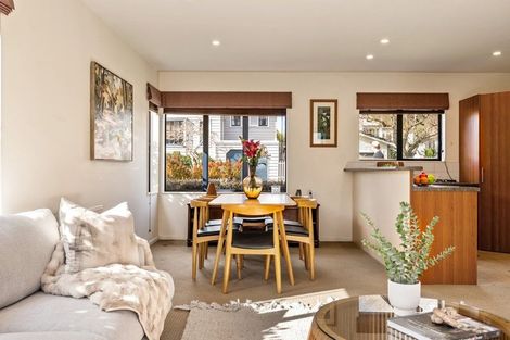 Photo of property in 58 Friend Street, Karori, Wellington, 6012