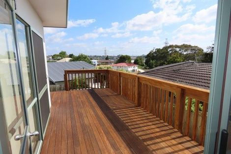 Photo of property in 6 Longview Rise, Massey, Auckland, 0614
