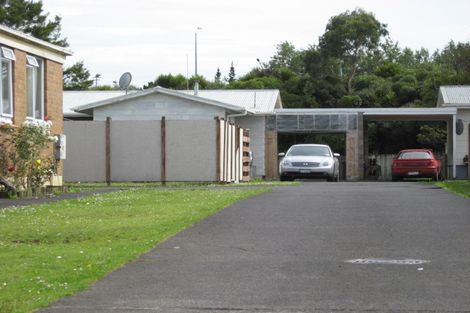 Photo of property in 22 Court Town Close, Mangere, Auckland, 2022