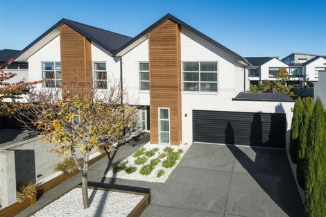 Photo of property in 142 Holly Road, St Albans, Christchurch, 8014