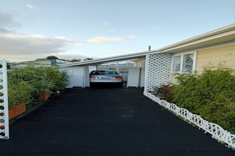 Photo of property in 11 Iredale Road, Hawera, 4610