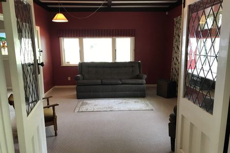 Photo of property in 11 Pahiatua Street, Hokowhitu, Palmerston North, 4410