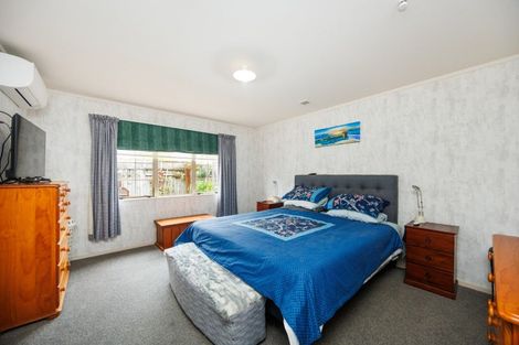 Photo of property in 27 Leander Place, Milson, Palmerston North, 4414