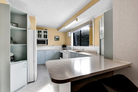 Photo of property in 2 Bronte Place, Whalers Gate, New Plymouth, 4310