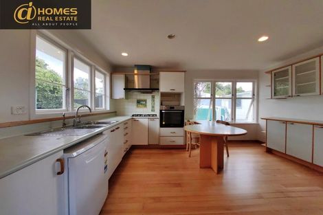 Photo of property in 35 Schnapper Rock Road, Greenhithe, Auckland, 0632