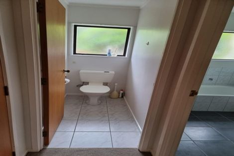 Photo of property in 57 Dalwhinnie Parade, Highland Park, Auckland, 2010