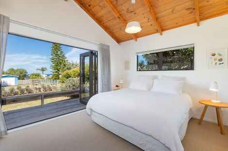 Photo of property in 15 Kitty Frazer Lane, Omaha, 0986