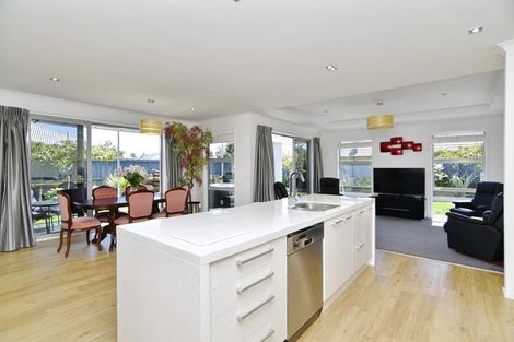 Photo of property in 21 Sovereign Boulevard, Kaiapoi, 7630