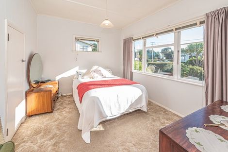 Photo of property in 1 Nikau Street, Tawhero, Whanganui, 4501