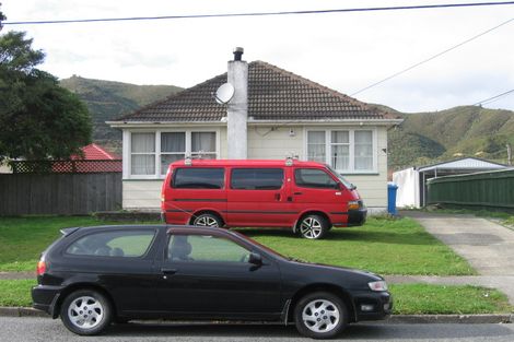 Photo of property in 4 Mcdonald Street, Taita, Lower Hutt, 5011