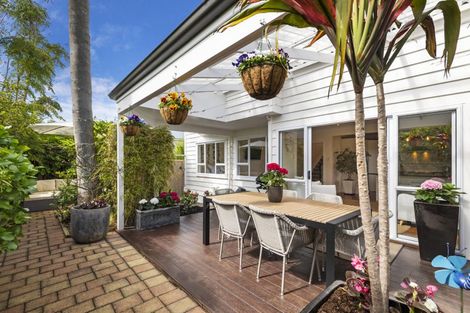Photo of property in 61 Palmerston Road, Birkenhead, Auckland, 0626