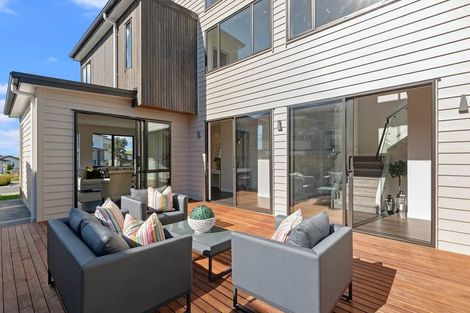 Photo of property in 32 Bounty Road, Long Bay, Auckland, 0630