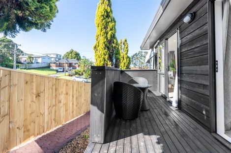 Photo of property in 1/44 Becroft Drive, Forrest Hill, Auckland, 0620