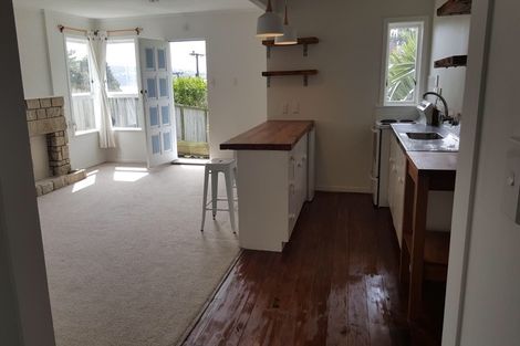 Photo of property in 32 Rodrigo Road, Kilbirnie, Wellington, 6022