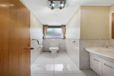 Photo of property in 12 Dayspring Way, Pakuranga, Auckland, 2010