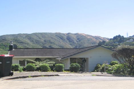 Photo of property in 1 Stratford Way, Wilton, Wellington, 6012