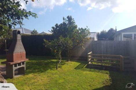 Photo of property in 2/6 Murray Road, Te Atatu Peninsula, Auckland, 0610