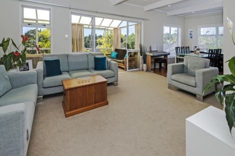 Photo of property in 8 Towra Place, Botany Downs, Auckland, 2010