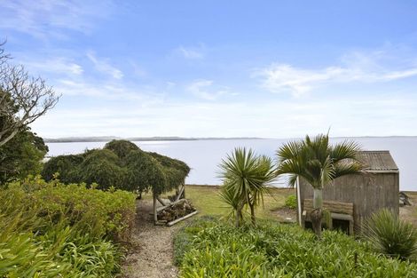 Photo of property in 4 Crispe Road, Clarks Beach, 2122