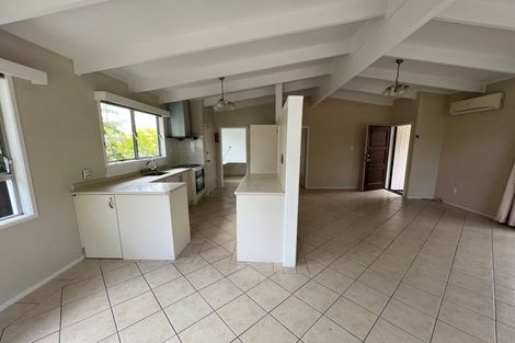 Photo of property in 3 Kerria Place, Sunnynook, Auckland, 0620