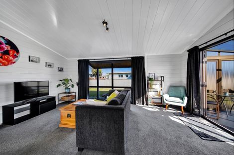 Photo of property in 221 Parklands Avenue, Bell Block, New Plymouth, 4312