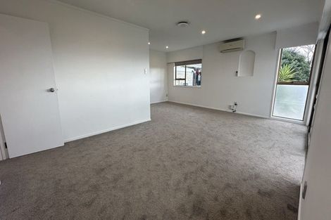 Photo of property in 1/166 Fisher Parade, Farm Cove, Auckland, 2012