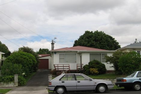 Photo of property in 56 Kiwi Road, Point Chevalier, Auckland, 1022
