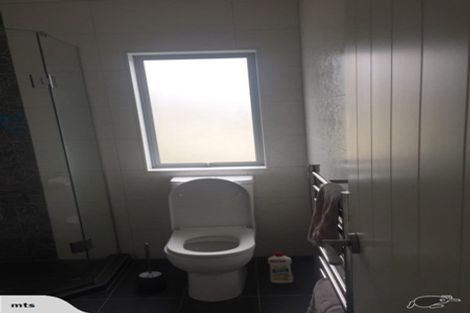 Photo of property in 20 Harrowglen Drive, Northcross, Auckland, 0632