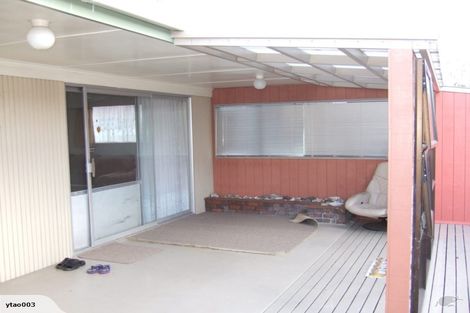 Photo of property in 2 Bellfield Road, Opaheke, Papakura, 2113
